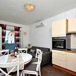 M & M Apartman Podstrana