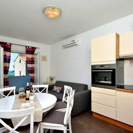 M & M Apartament Podstrana