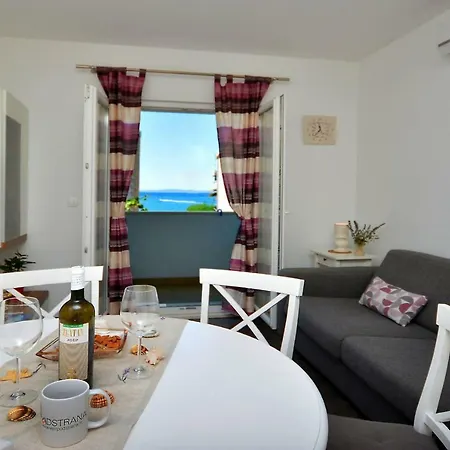 M & M Apartment